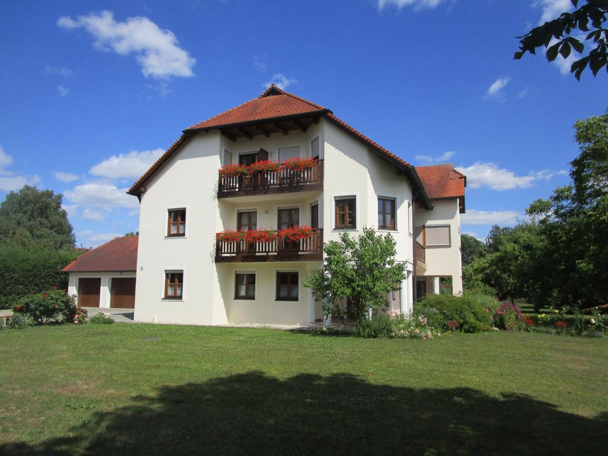 Pension Eva Neuhaus am Inn Exterior photo